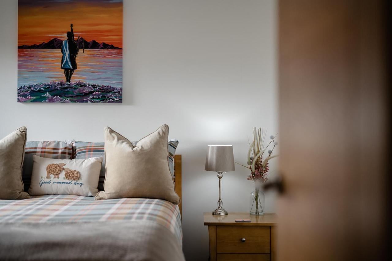 Ness Riverfront Holiday Home - City Centre 인버네스 외부 사진