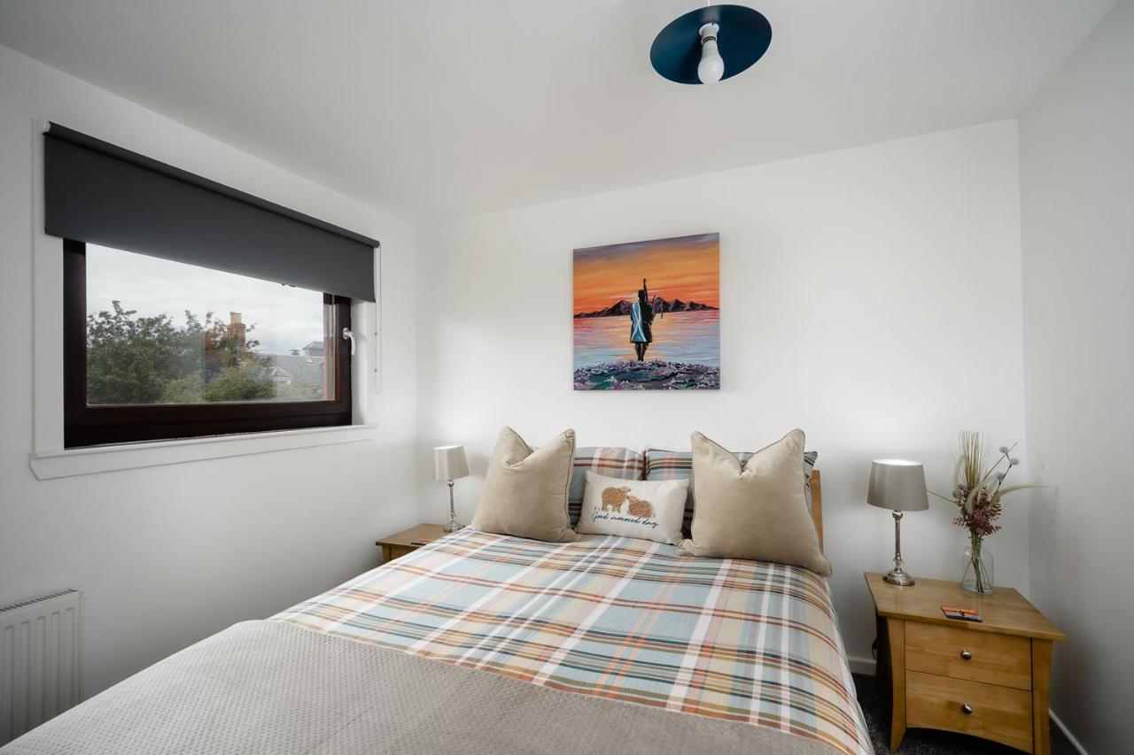 Ness Riverfront Holiday Home - City Centre 인버네스 외부 사진